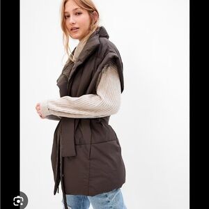 GAP Duvet Wrap Puffer Vest EUC